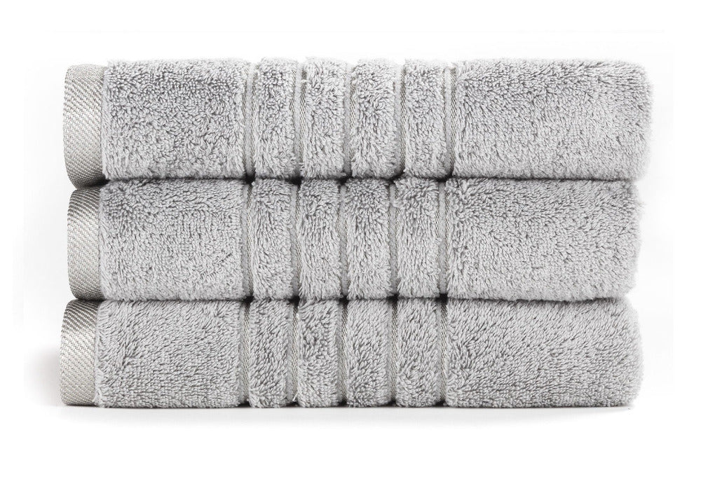 Serviette de toilette Brillant 600g - Linge de bain chez LA BRODEUSE® à 22.86€! Commandez le Maintenant !