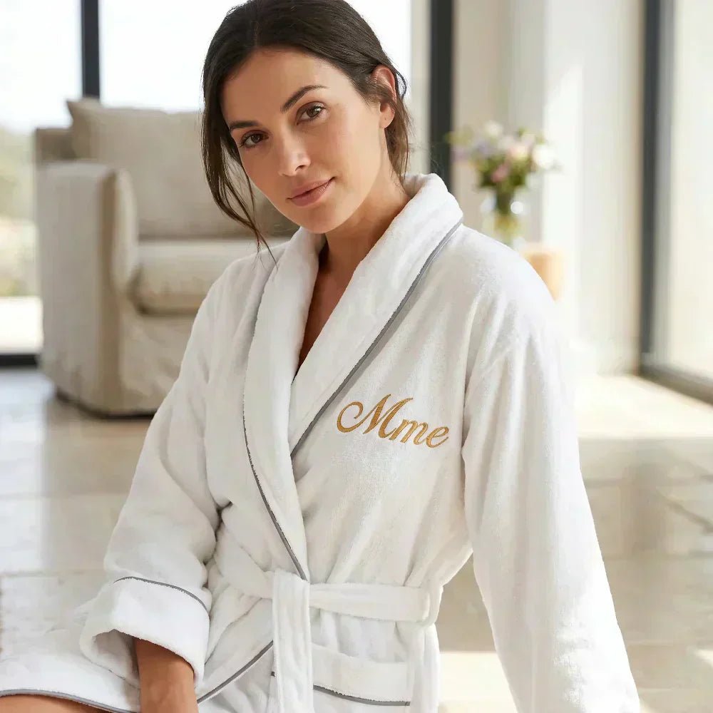 Peignoir femme personnalisé brodé : le cadeau unique et doux à offrir - LA BRODEUSE®