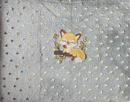 Plaid 75x100cm flanelle vert Personnalisé "Le Renard Dormant" - LA BRODEUSE®