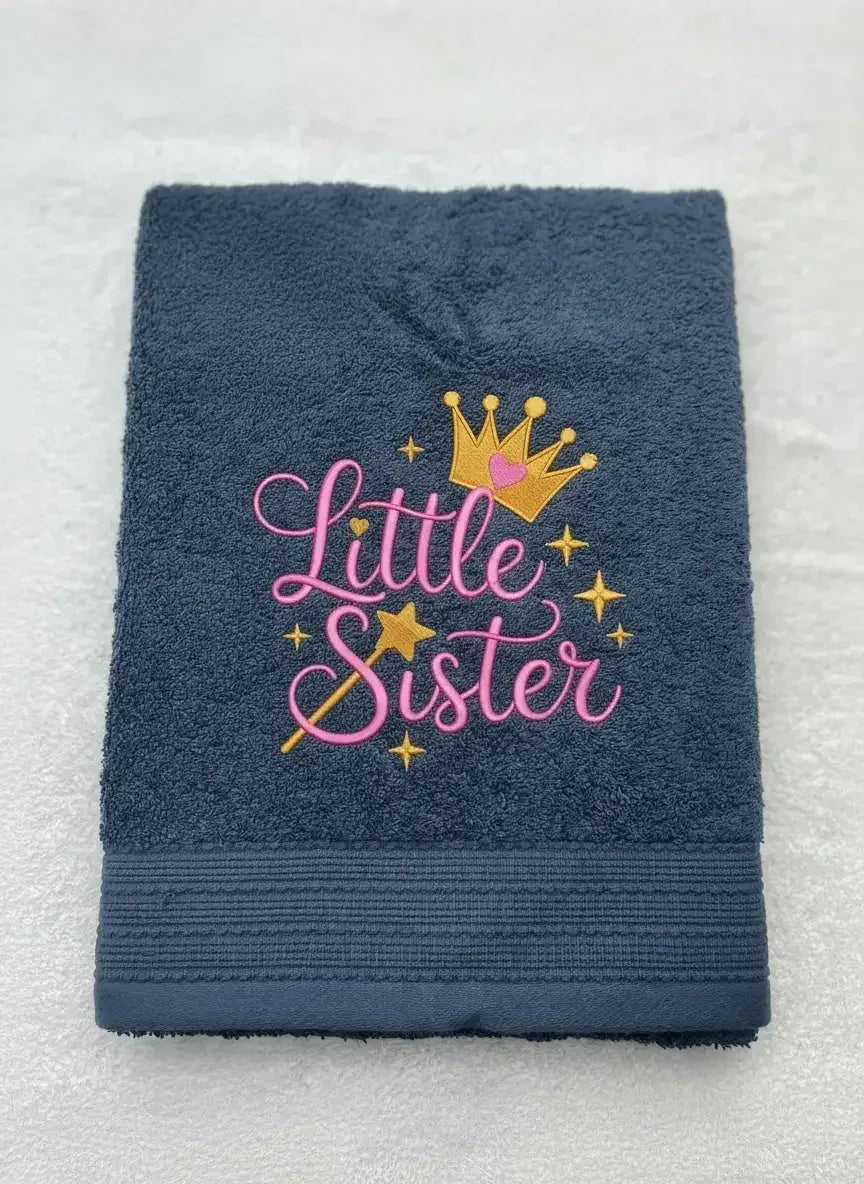 Serviette de toilette Coton Bio motif brodé « LITTLE SISTER » - LA BRODEUSE®